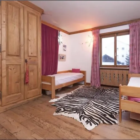 In In The Heart Of Sankt Moritz-dorf * サンモリッツ